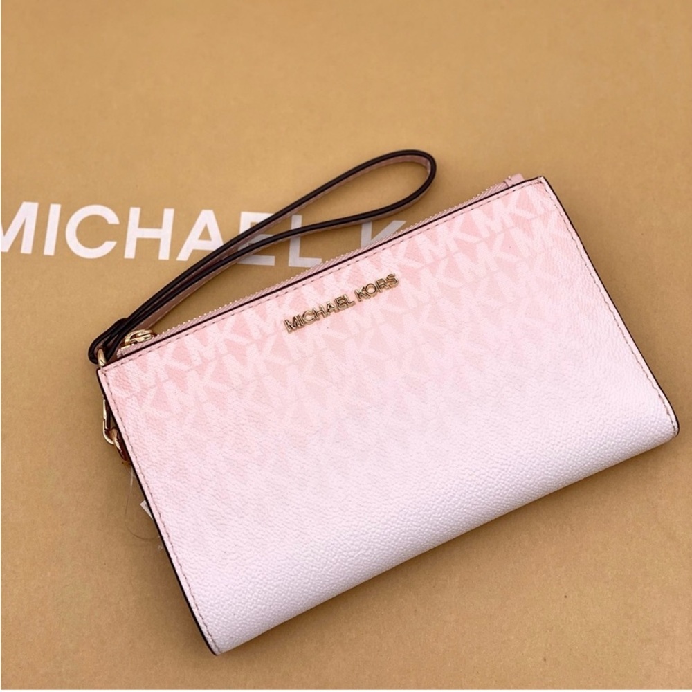 Michael Kors DoubleZip Wallet
Wristlet Phone Case Ombre Powder Blush - Picture 5 of 11